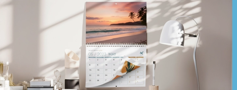 Стенни календари със спирала по средата